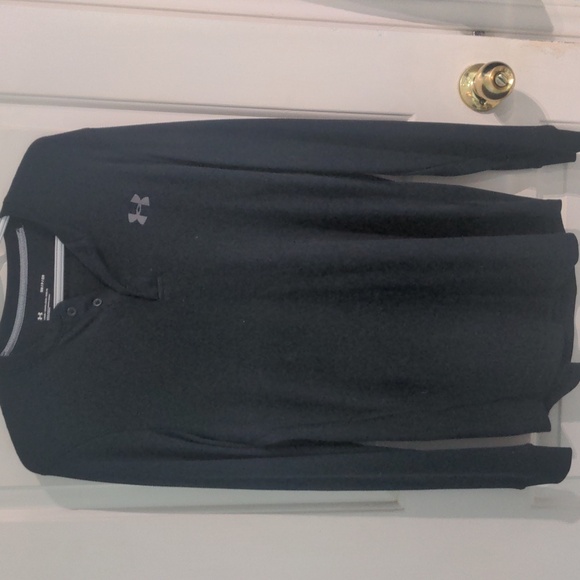 Under Armour Other - Men's long sleeve shirt